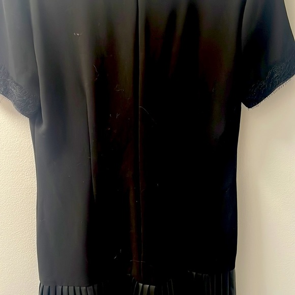 𝅺NWOT Karl Lagerfeld Dress, Size Medium, Black with Pleated Leather and Lace - Picture 4 of 5